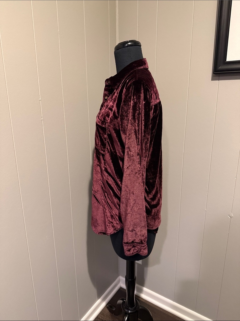Maeve Anthropologie Women’s 2 Plush Velour Button-Down Shirt in Wine Burgundy - Picture 4 of 6